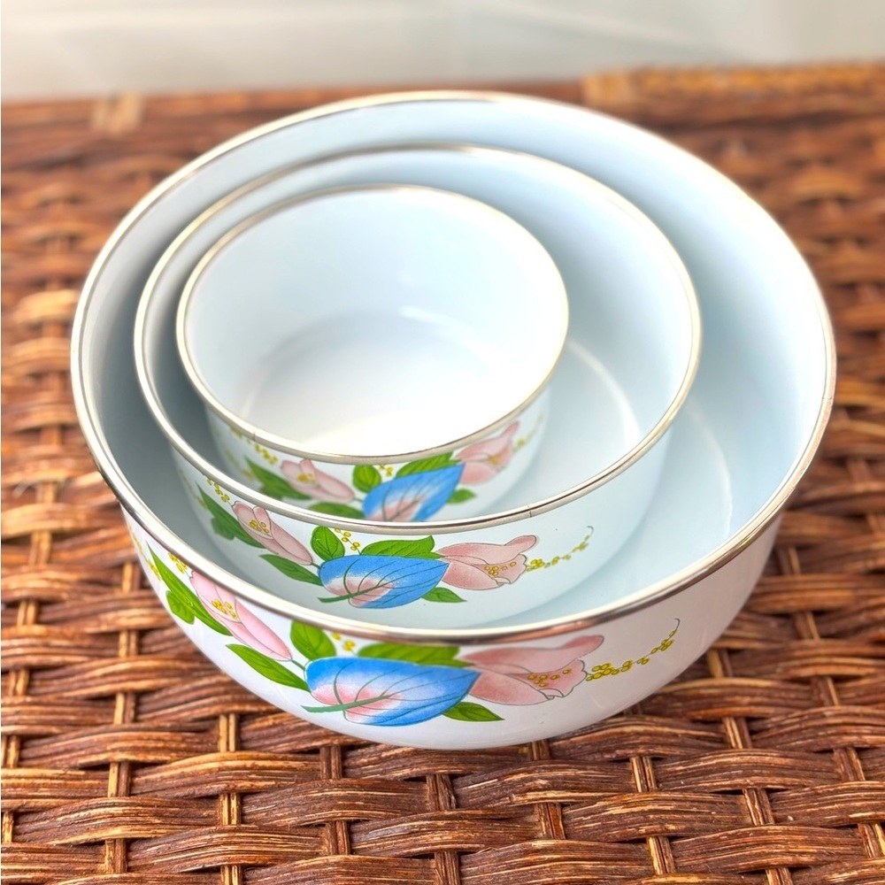 Vintage Floral Enamel Nesting Bowls Set 3
